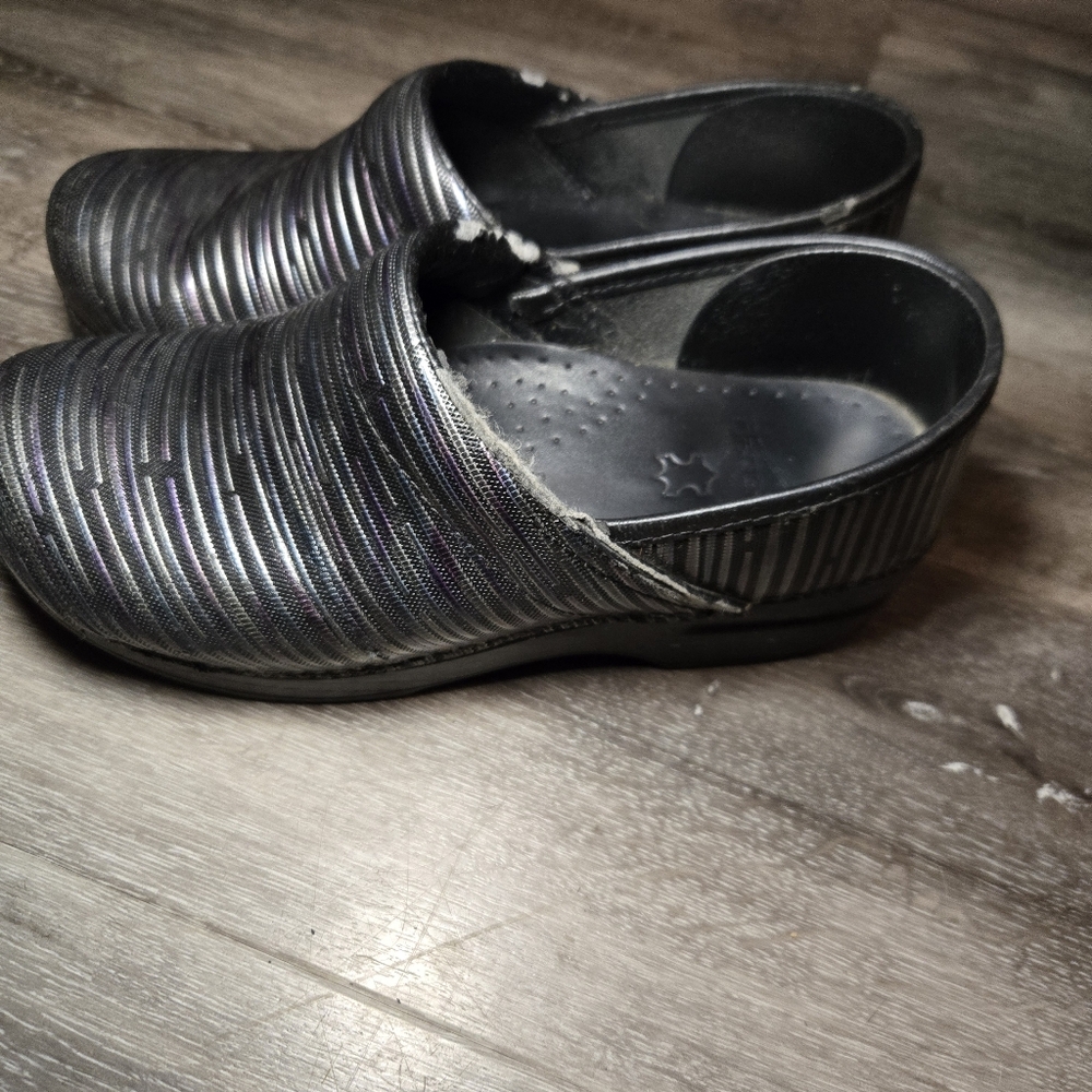 Dansko Clog Size 38 US 7.5/8 Metallic Striped Nurse Shoe - Picture 3 of 11